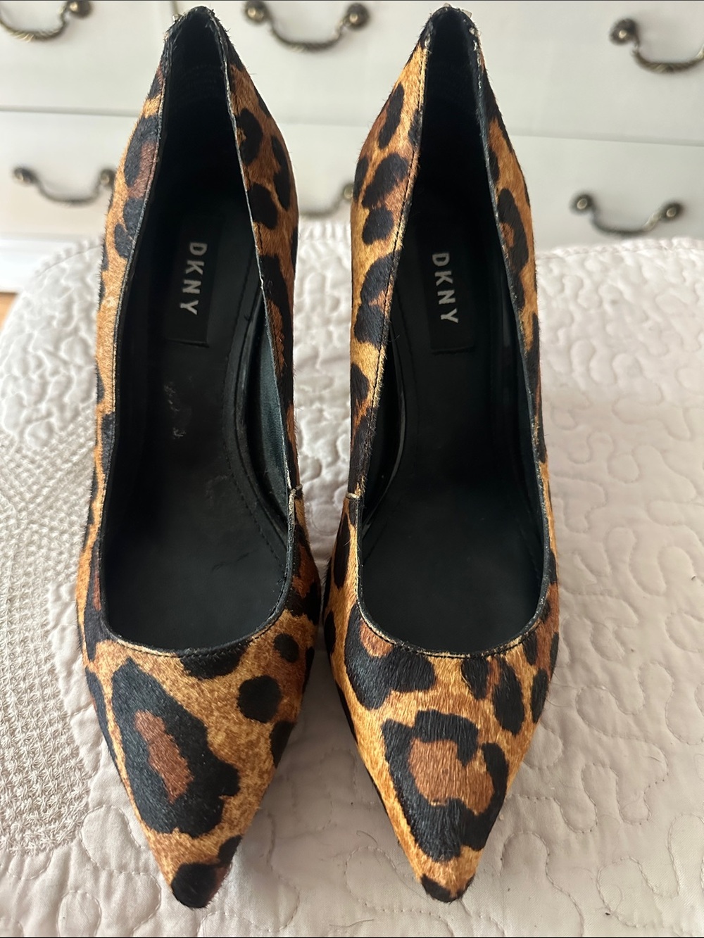 6 1/2 DKNY Leopard-Print Pointed Toe Pumps in Brown and Black